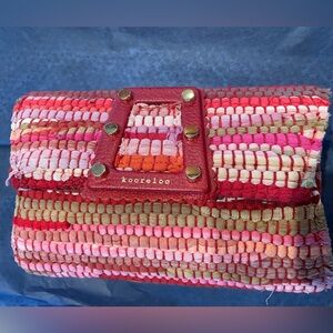 Kooreloo woven clutch
